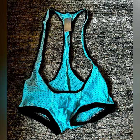 Mesh Singlet - Picture 2 of 3